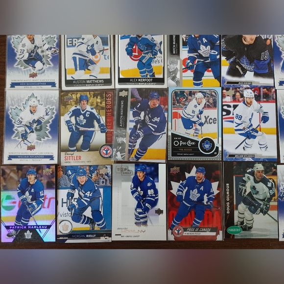 Toronto Maple Leafs 26 Card Lot (Matthews, Marner, Nylander) - Picture 3 of 5